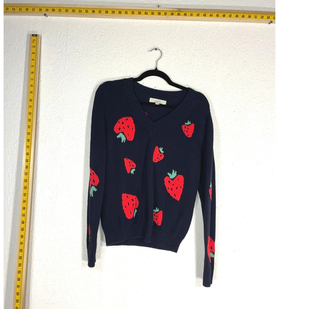 LOFT Womens Navy Blue Strawberry Print V-Neck Cotton Knit Sweater Size M SP22